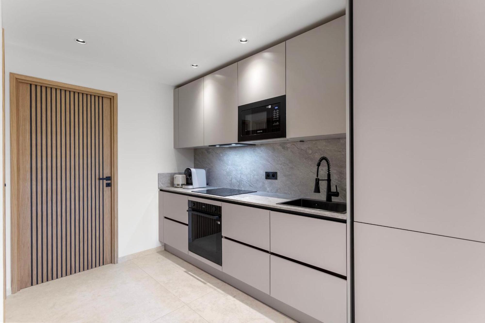 Ref 2004 - - Sea View For Rent