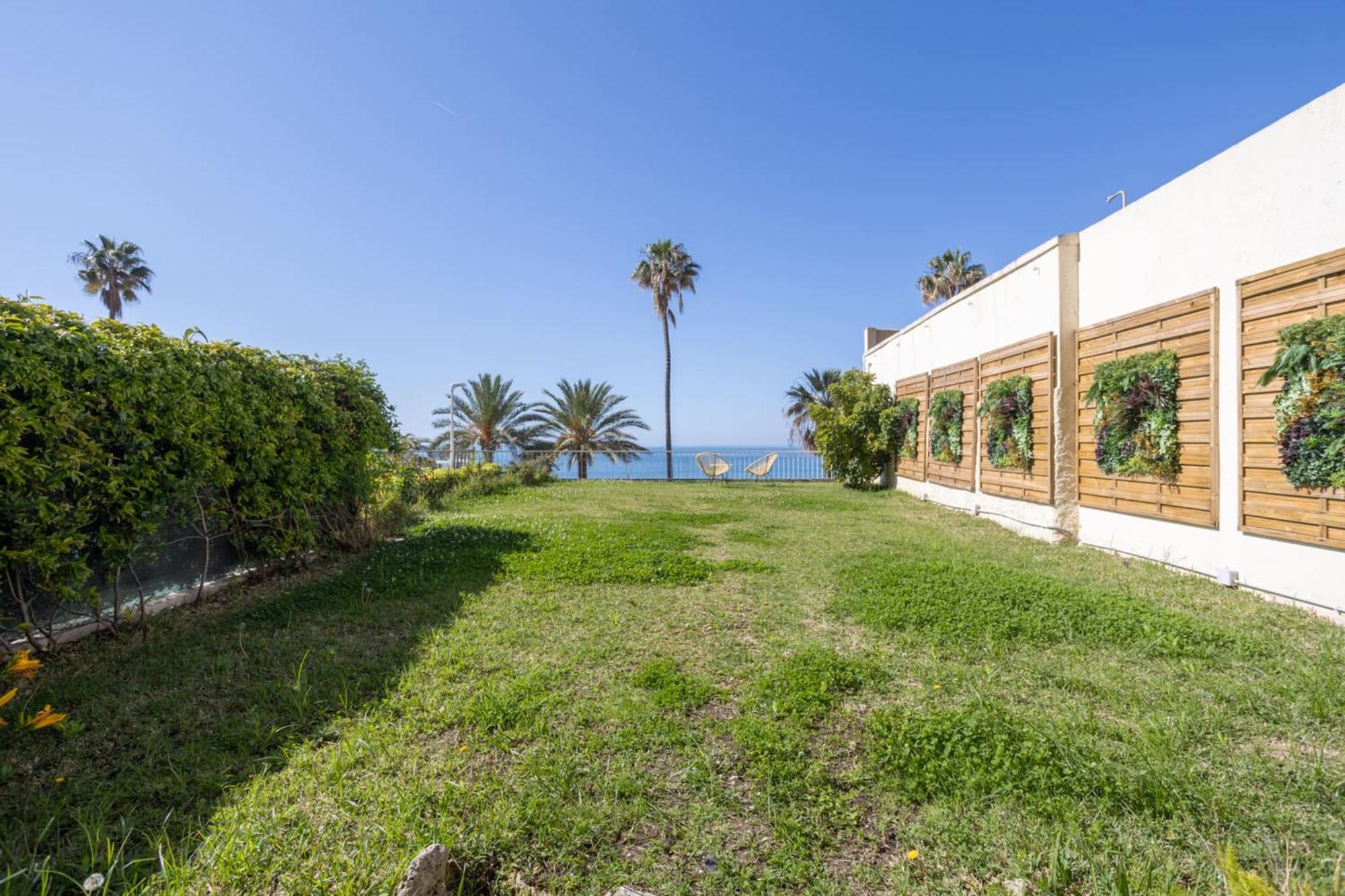 Appartement Ref 2004 - - Sea View For Rent